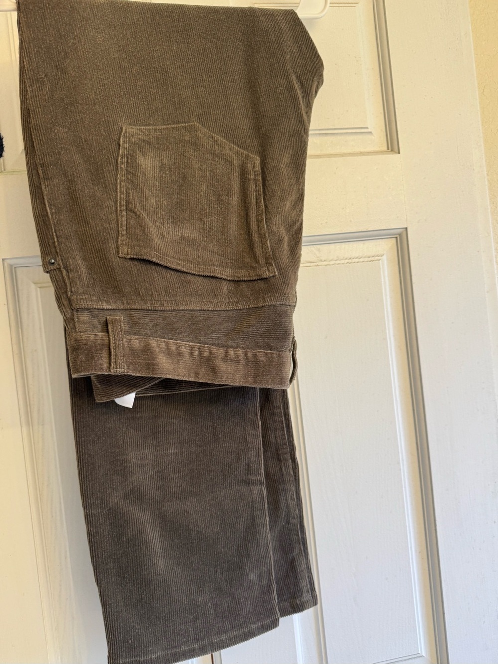 Quince Men's Corduroy Pants in Olive Green - Picture 4 of 4